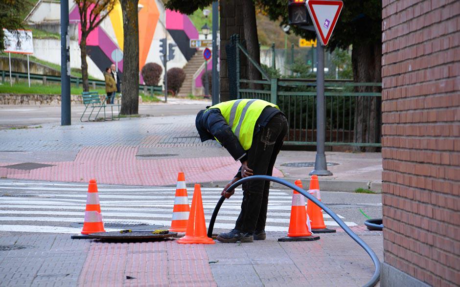 comment déboucher un évier Courgent